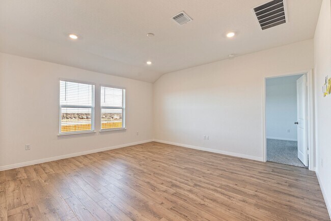 Building Photo - Modern Leander Living with Space to Grow and Room to Relax!