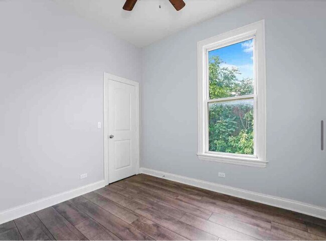 Building Photo - 6430 S Green St