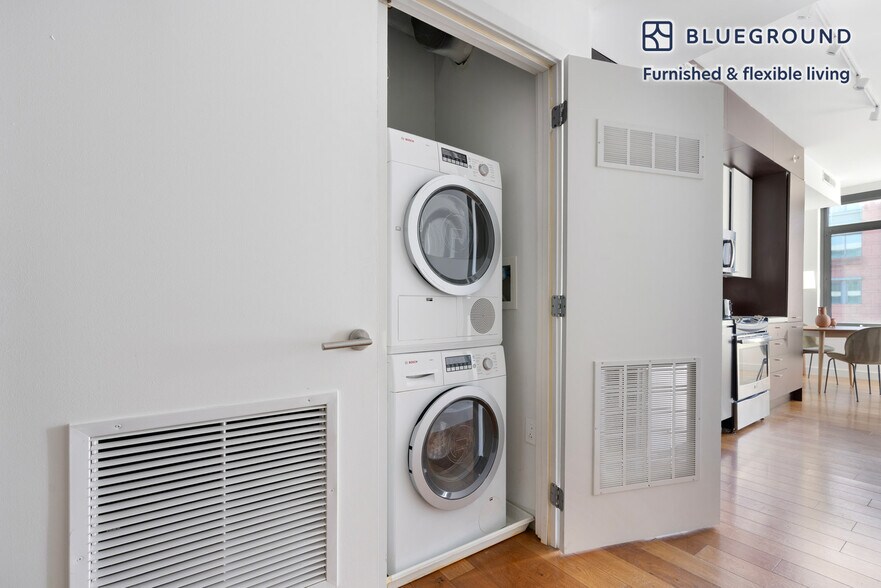 Building Photo - 1212 4th St SE