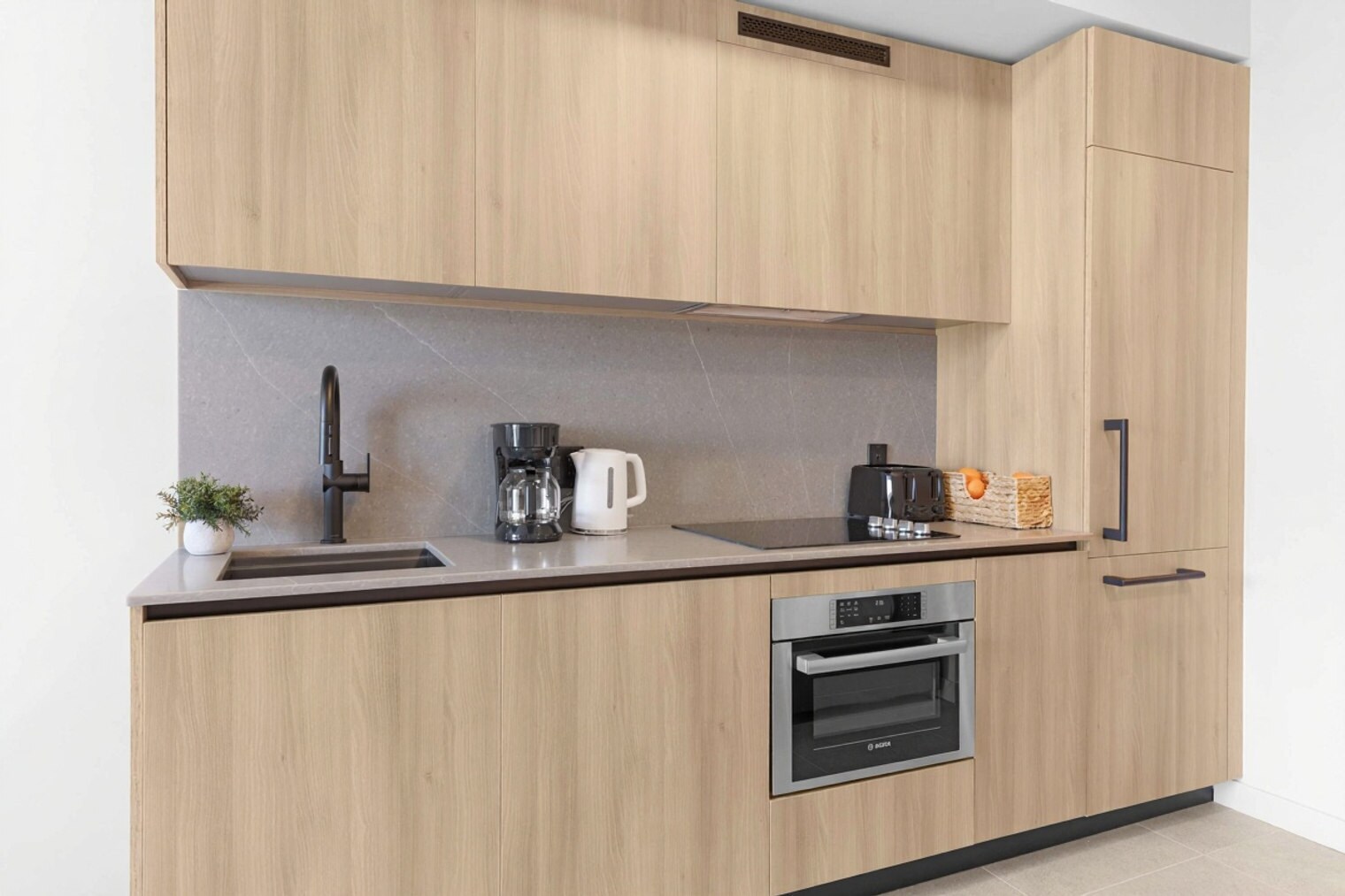 Building Photo - 501 NE 1st Ave