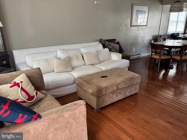 Building Photo - 156 Rodman Dr