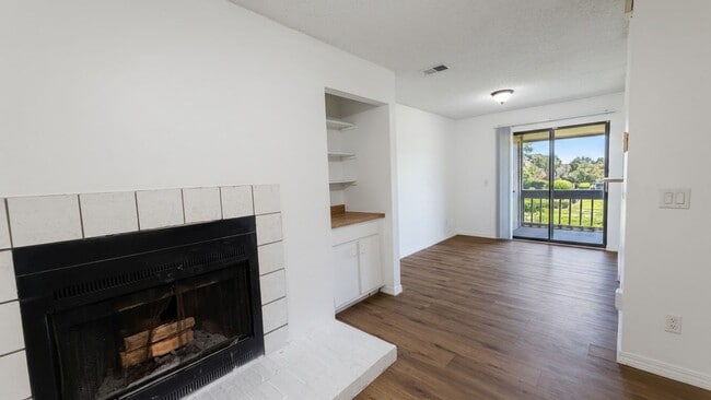 Building Photo - Baymeadows 2-Bedroom Condo with Water Views & Screened Patio