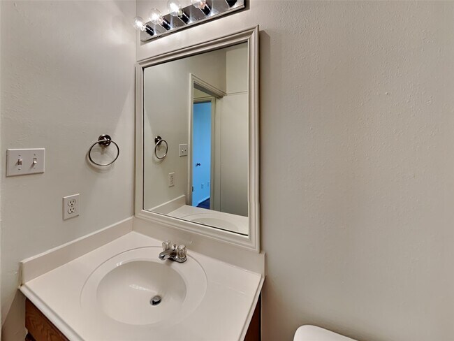 Building Photo - 11919 Lois Ln Dr