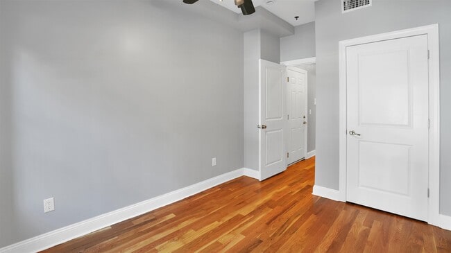 Building Photo - 717 Adams St