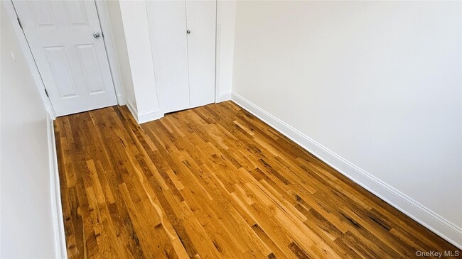 Building Photo - 50-21 Celtic Ave