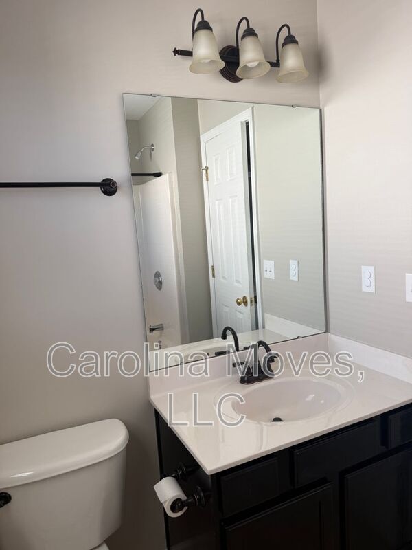 Building Photo - 733 Rock Hill Ct