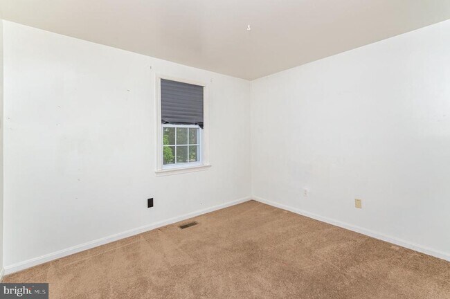 Building Photo - 3210 Gemstone Ct