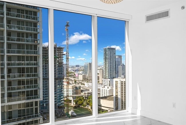 Building Photo - 475 Brickell Ave