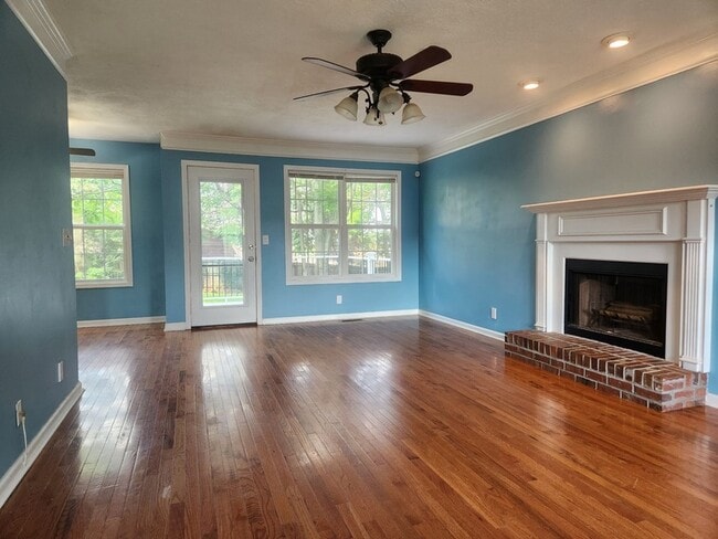 Building Photo - 1680 Barrywood Cir E