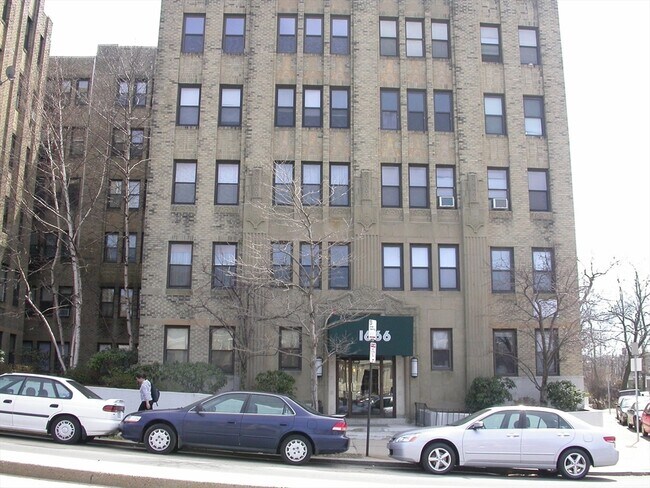 Primary Photo - 1666 Commonwealth Ave