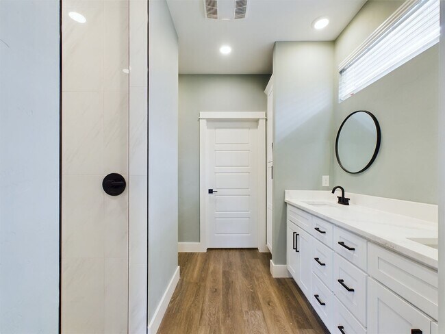 Building Photo - Charming 3-Bedroom Home with Updated Kitchen and Dual-Sink Primary Bath
