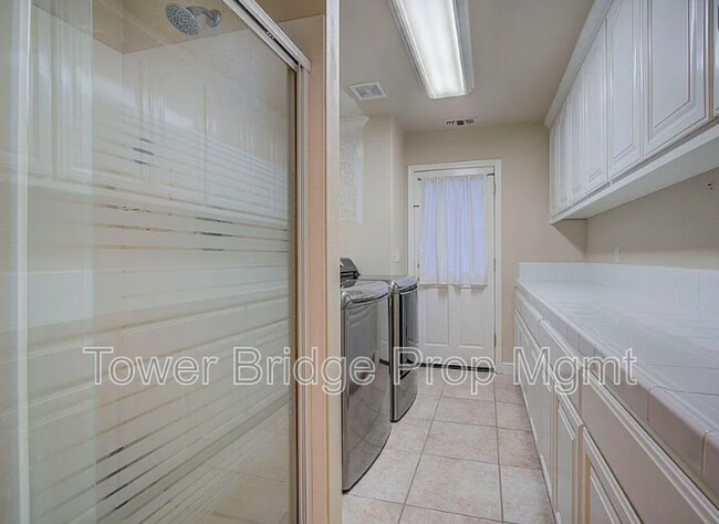 Building Photo - 1518 Southridge Ct