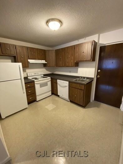 Building Photo - 71 Montvale Ave
