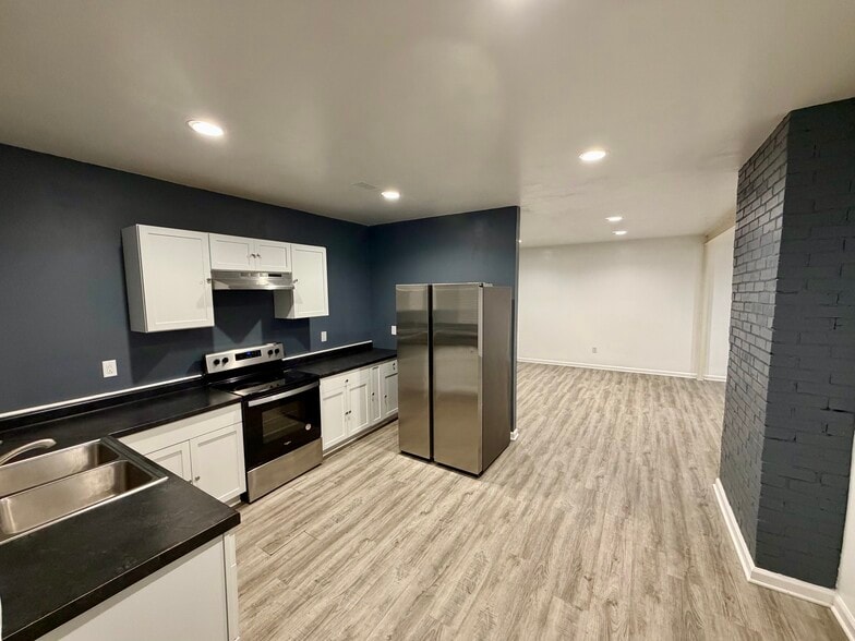 Kitchen - 1300 W Main St