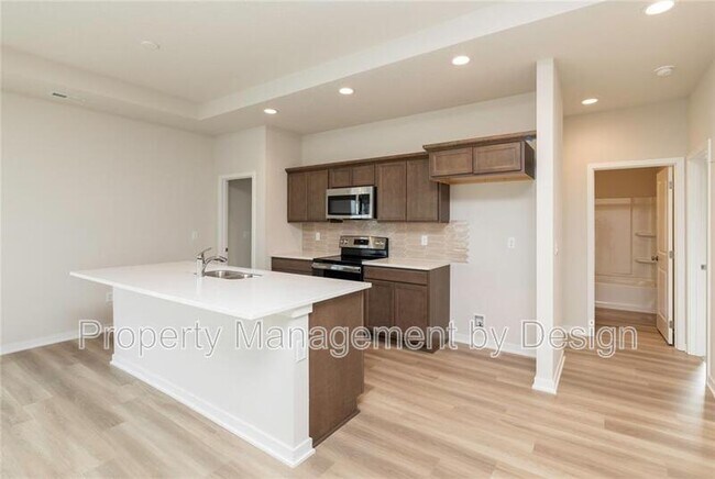 Building Photo - 2326 Legacy Dr