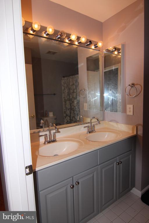 Building Photo - 25783 Fenian Ct