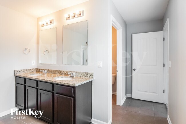 Building Photo - 134 Rosegate Dr