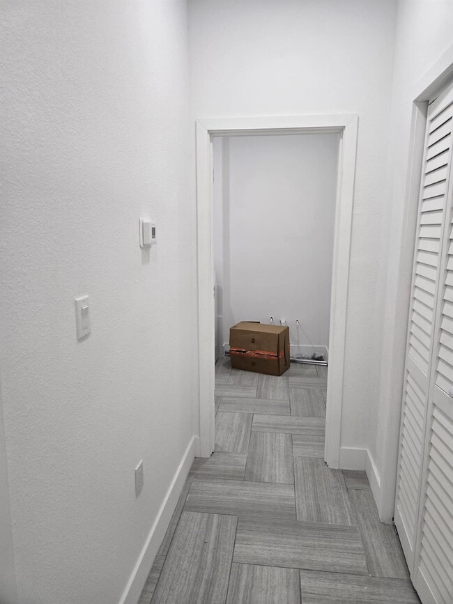 Building Photo - 239 Ave Del Centro