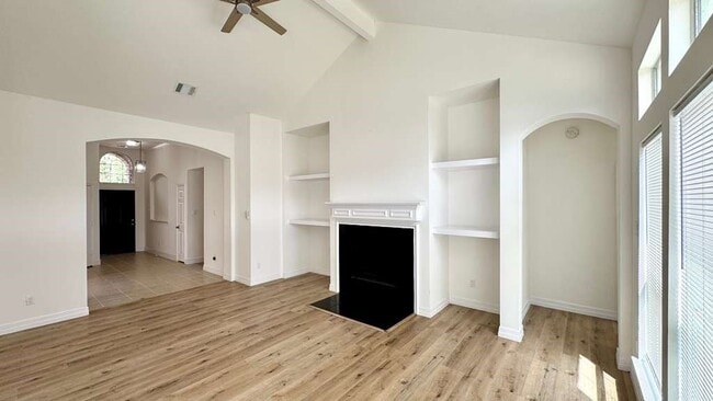 Building Photo - 7510 Golden Thistle Ln