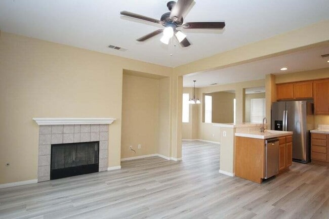 Building Photo - 37648 Beeston Ct