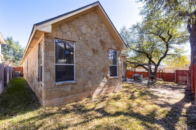 Building Photo - 2500 Charolais Ct