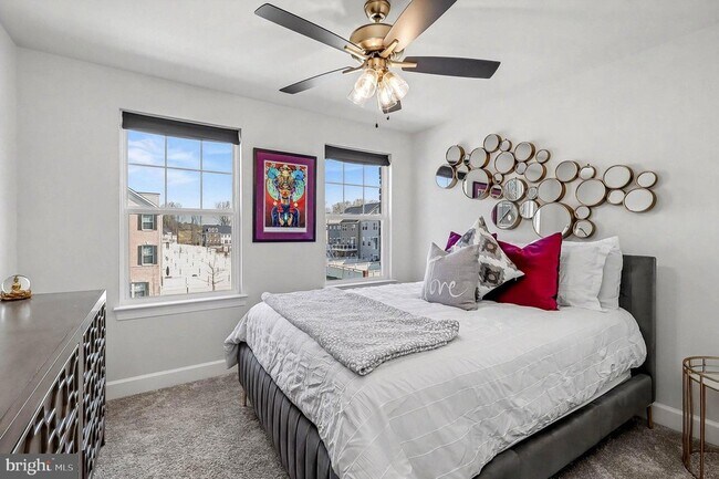 Building Photo - 10878 Foxtrot Cir