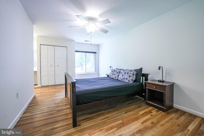 Building Photo - 4908 Sauquoit Ln