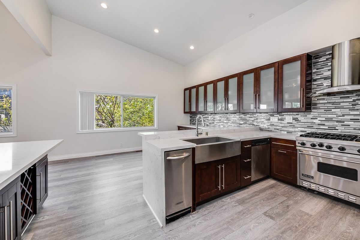Building Photo - 9314 Sierra Mar Dr