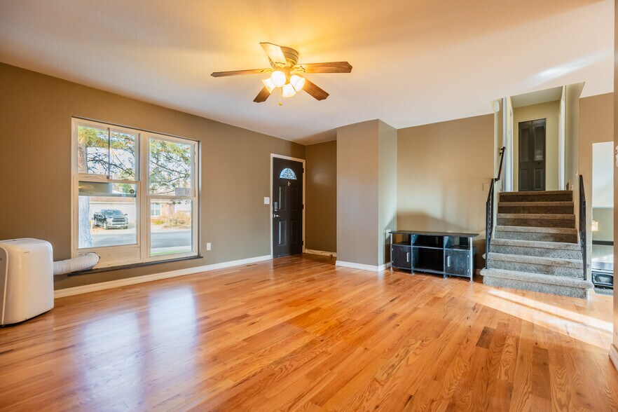 Building Photo - 110 Lucerne Dr