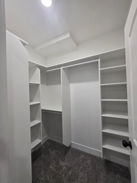 Building Photo - 13554 S Watts Ln