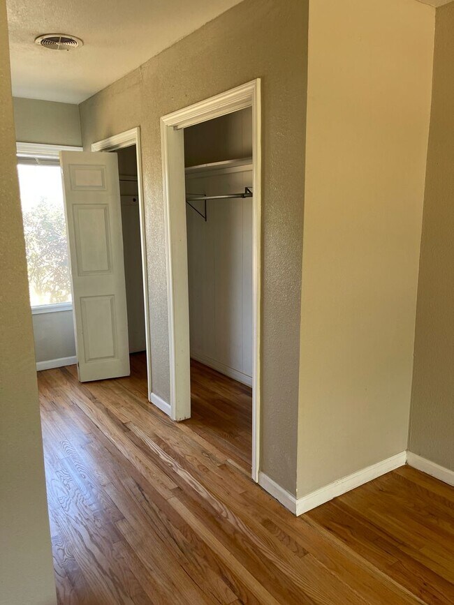 Building Photo - Pre Leasing for fall 2026! 4/3.5 in Tech Terrace!