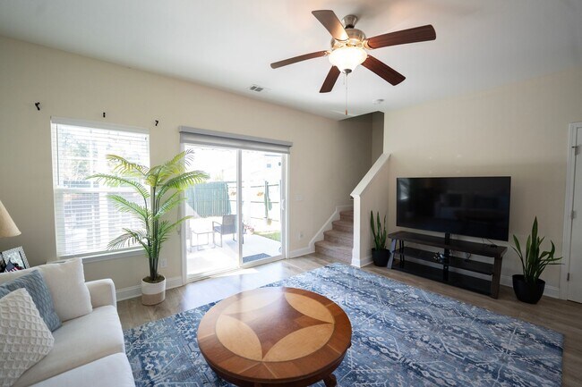 Building Photo - Coming Available!