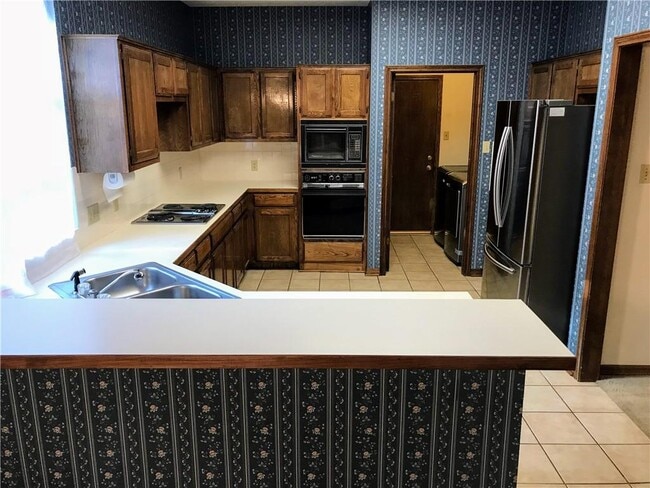 Building Photo - 6104 John Chisum Ln