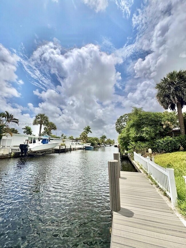 Building Photo - 2430 Key Largo Ln