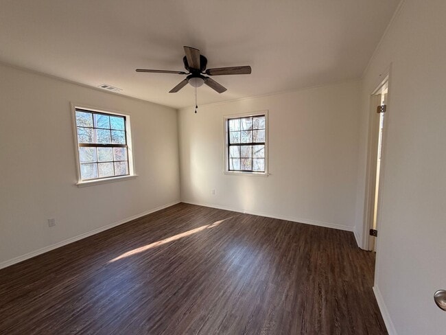 Building Photo - Welcome to this charming 4-bedroom, 2-bathroom home located in the scenic outskirts of Dover, AR.