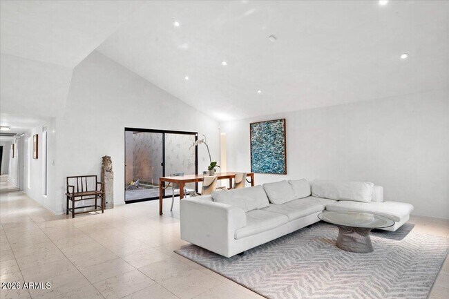 Building Photo - 7922 E Crestwood Way