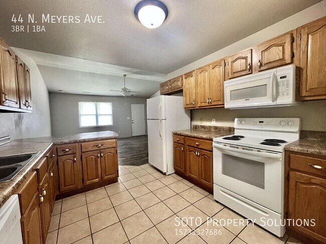 Building Photo - 44 Meyers St