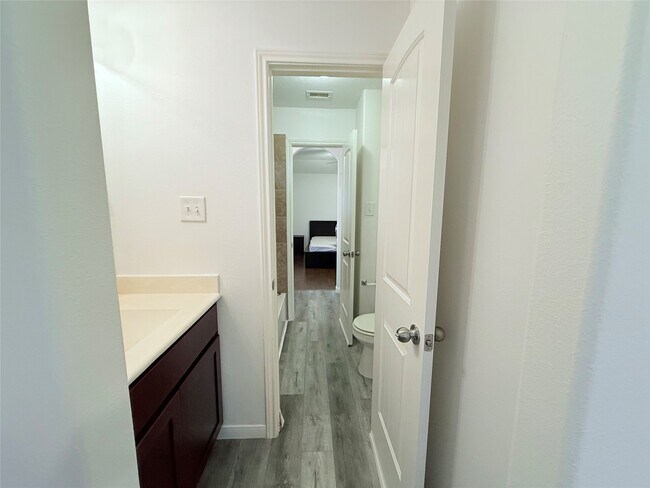 Building Photo - 30515 Woodson Trace Dr