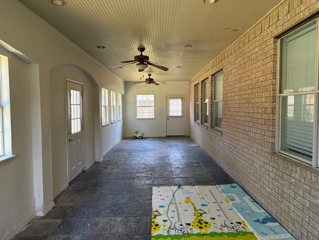 Building Photo - 14930 Cabin Run Ln