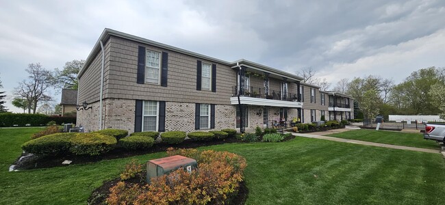 Primary Photo - 24360 E River Rd