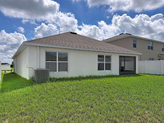 Building Photo - 13559 Southern Magnolia Dr