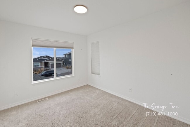 Building Photo - Luxury 5-Bedroom Home in the Award-Winning...