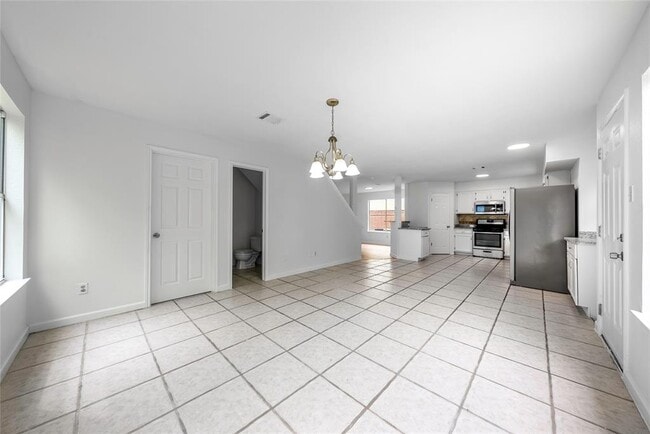 Building Photo - 13701 Cambourne Dr