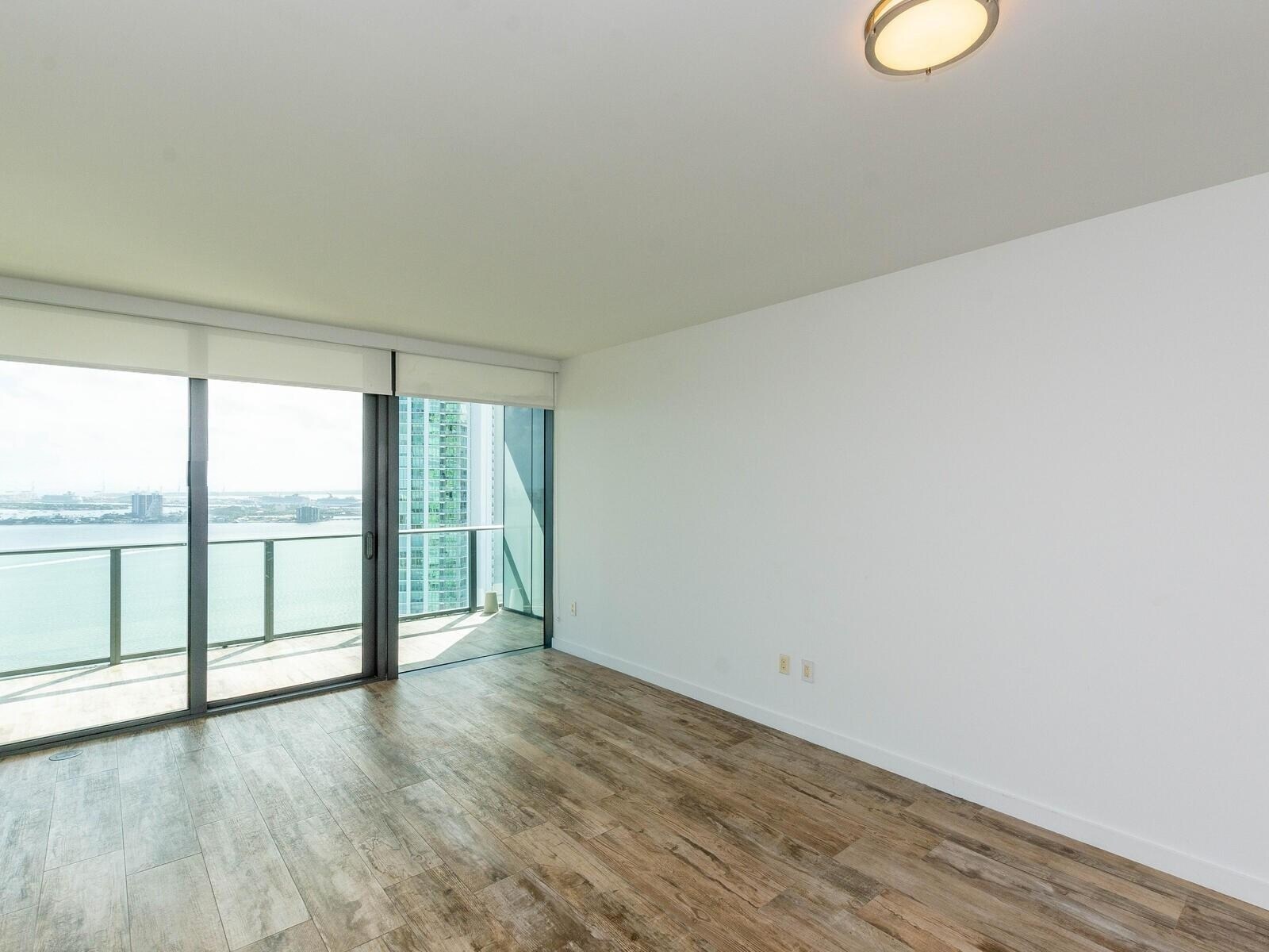 Building Photo - 650 NE 32nd St