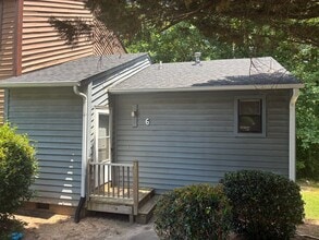 Building Photo - One bedroom, 1 bath condo in Durham