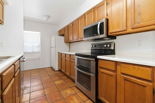 Building Photo - 2107 Hidden Grove Ln