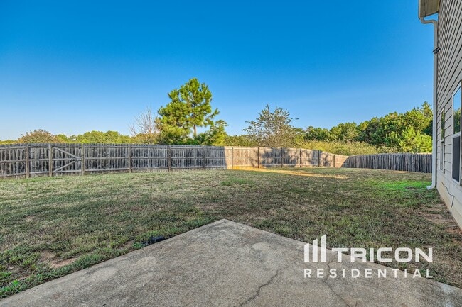 Building Photo - 3479 Sandstone Trail SE