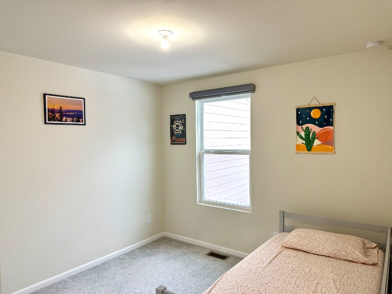 Building Photo - 525 Addison Cir