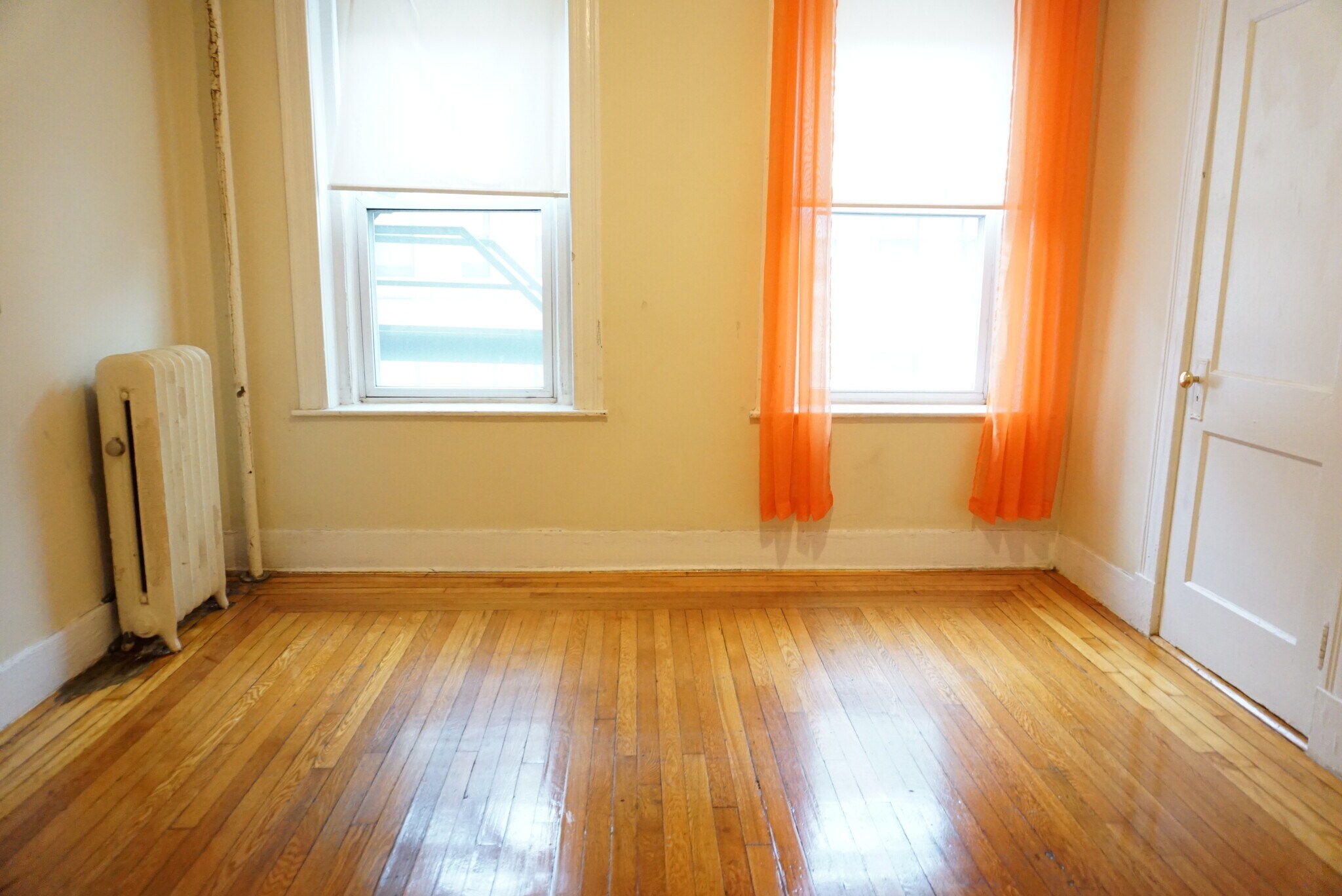 Building Photo - 165 Kelton St