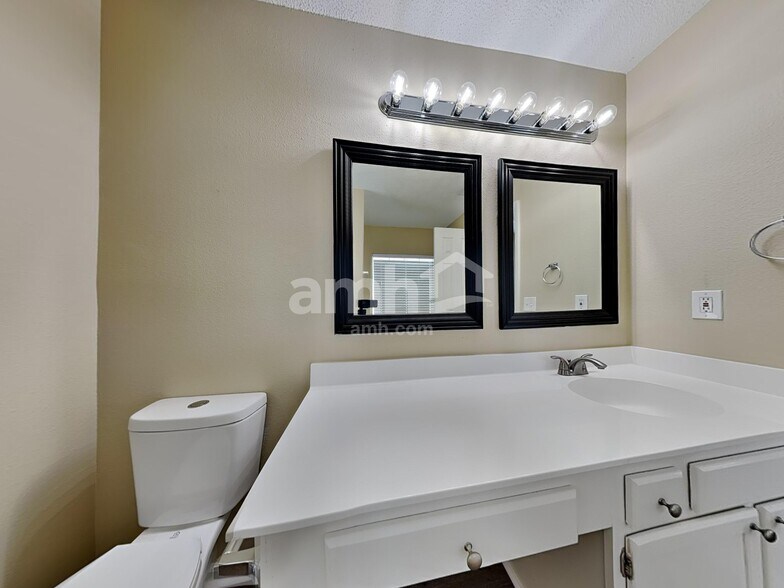 Building Photo - 109 Rivermarsh Dr